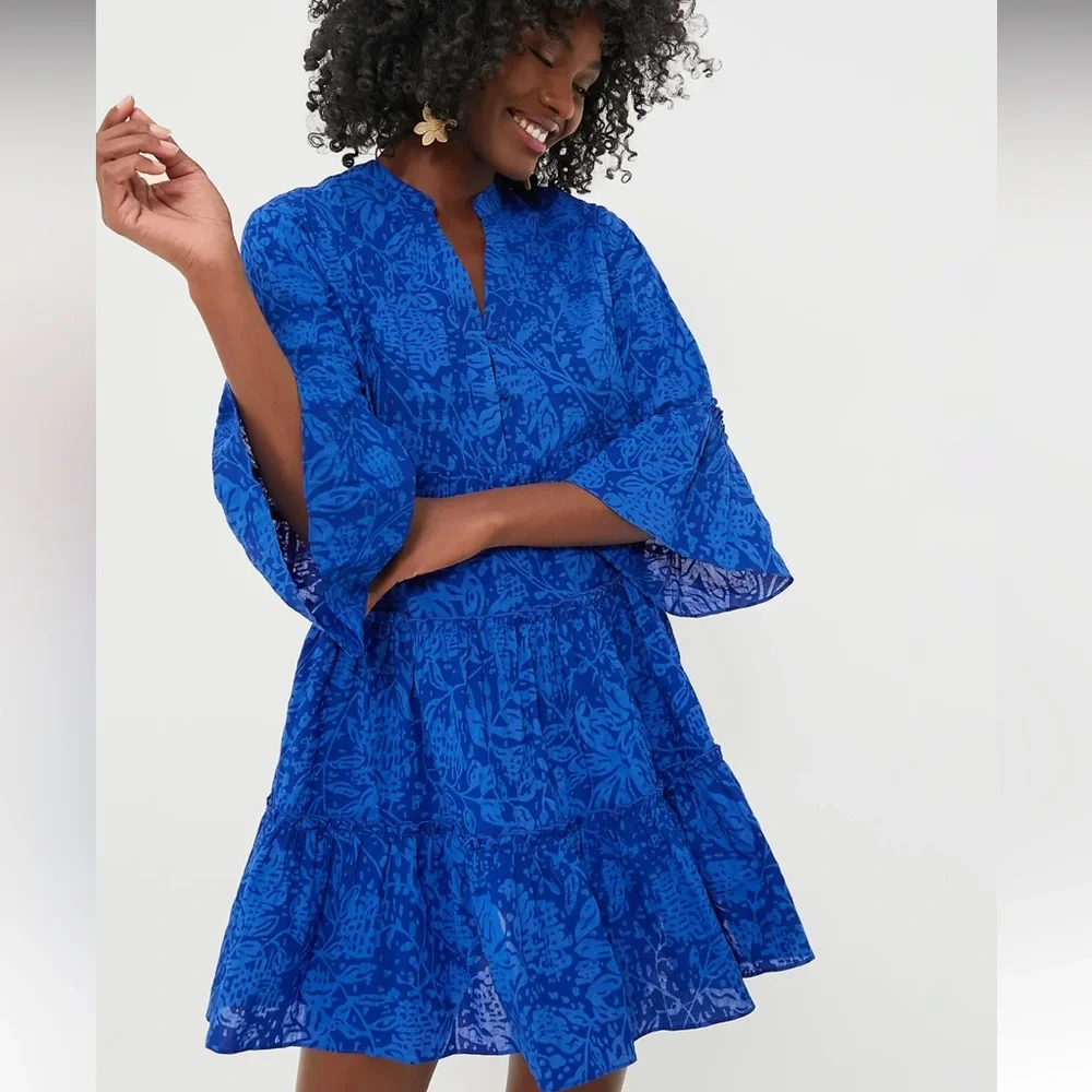 HYACINTH HOUSE

Blue Tiered V-Neck Quidnet Mini Dress - Picture 2 of 9